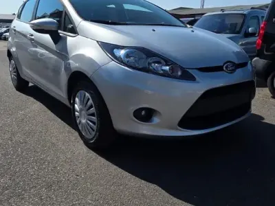 Gebraucht Ford Fiesta 96 PS (70 kW) 2008 Silber Kleinwagen