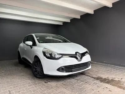 Gebraucht Renault Clio 75 PS (55 kW) 2013 Weiß Kleinwagen