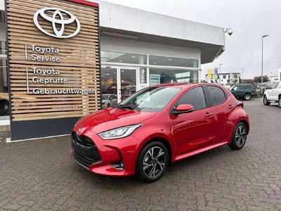 Neu Toyota Yaris Hybrid 92 PS (67 kW) 2026 Emotional red 2 Limousine