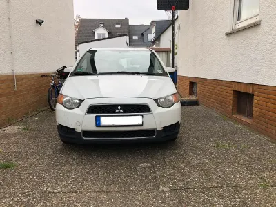Gebraucht Mitsubishi Colt 95 PS (69 kW) 2011 Weiß Kleinwagen