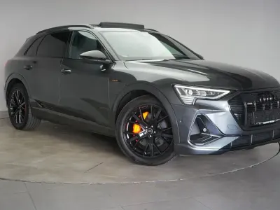 Gebraucht Audi e-tron S-Line 300 kW (408 PS) 2022 Grau SUV