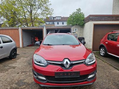 Używany Renault Mégane III LIMITED 116 KM (85 kW) 2014 Czerwony Sedan/Limuzyna