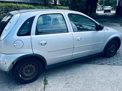 Gebraucht Opel Corsa 80 PS (58 kW) 2005 Silber Kleinwagen