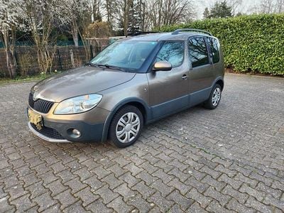 Usata Skoda Roomster Plus Edition 90 CV (66 kW) 2013 Marrone Monovolume