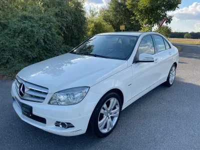 Gebraucht Mercedes C180 156 PS (114 kW) 2010 Weiß Limousine