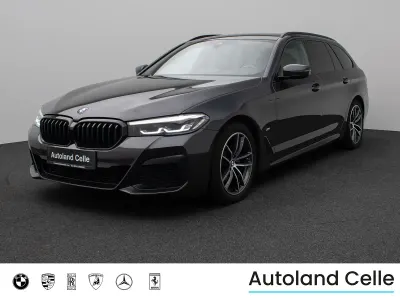 Gebraucht BMW 520 M Sport 190 PS (139 kW) 2023 Sophistograu brillanteffekschwarz Limousine