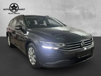 Gebraucht VW Passat Business 122 PS (89 kW) 2023 Grau Kombi