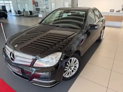 Gebraucht Mercedes C200 Elegance 184 PS (135 kW) 2012 Schwarz Limousine