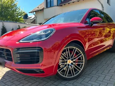 Second-hand Porsche Cayenne Chrono 460 CP (338 kW) 2020 Roșu SUV