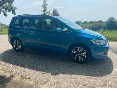 Gebraucht VW Touran Highline 150 PS (110 kW) 2019 Blau Van / Kleinbus