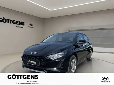 Gebraucht Hyundai i20 Select 101 PS (74 kW) 2026 Schwarz Kleinwagen