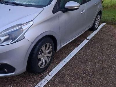 Gebraucht 2016 Peugeot 208 Active Kleinwagen | 6.600 € (Fairer Preis)