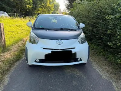 Gebraucht Toyota iQ 68 PS (50 kW) 2009 Weiß Kleinwagen
