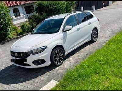 Weiß Gebraucht 2020 Fiat Tipo Lounge Limousine | 12.200 € (Fairer Preis)