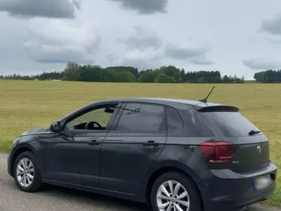 Gebraucht VW Polo 80 PS (58 kW) 2018 Grau Kleinwagen
