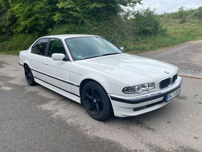 BMW 728