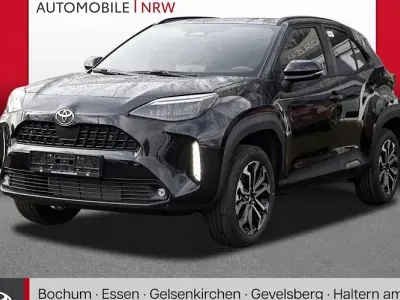 Neu Toyota Yaris Cross 130 PS (95 kW) 2025 Schwarz SUV
