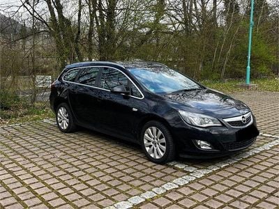 Gebraucht Opel Astra 179 PS (131 kW) 2011 Schwarz Kombi