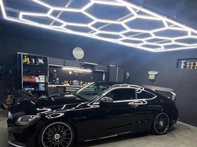 Gebraucht Mercedes 180 AMG line 156 PS (114 kW) 2016 Schwarz Limousine