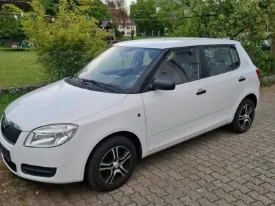 Gebraucht Skoda Fabia 60 PS (44 kW) 2009 Weiß Kleinwagen