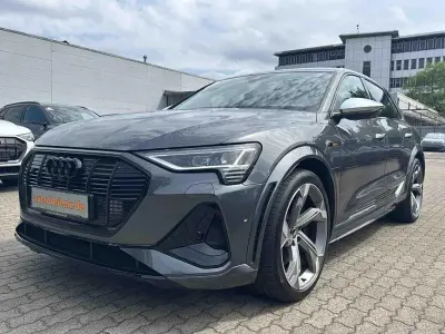 Gebraucht Audi e-tron Sport 369 kW (503 PS) 2023 Daytonagrau perleffekt SUV