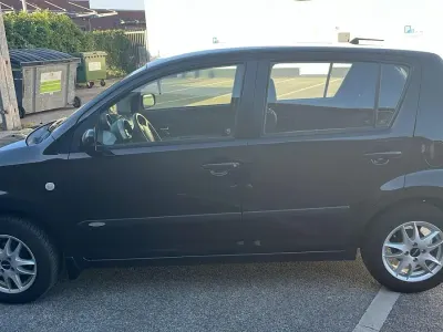 Gebraucht Daihatsu Sirion 89 PS (65 kW) 2007 Schwarz Kleinwagen