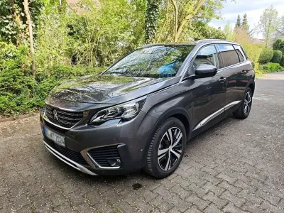 Gebraucht Peugeot 5008 Allure 131 PS (96 kW) 2017 Grau SUV