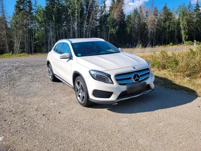 Gebraucht Mercedes GLA200 136 PS (100 kW) 2015 Weiß SUV