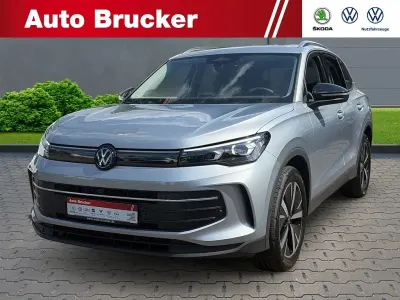 Neu VW Tiguan Life 150 PS (110 kW) 2026 Silber SUV