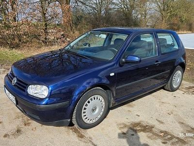Gebraucht VW Golf IV 75 PS (55 kW) 2002 Blau Kleinwagen