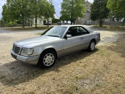 Gebraucht Mercedes E220 150 PS (110 kW) 1995 Silber Coupé