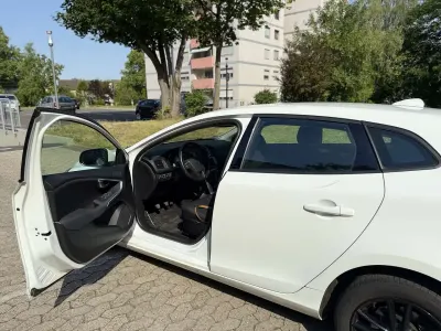 Gebraucht Volvo V40 120 PS (88 kW) 2016 Limousine