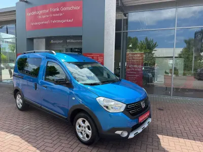 Gebraucht Dacia Dokker Celebration 116 PS (85 kW) 2018 Blau Van / Kleinbus