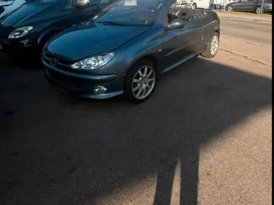 Gebraucht Peugeot 206 CC 120 PS (88 kW) 2006 Grau Cabrio