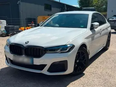 Gebraucht BMW 530e M Sport 294 PS (216 kW) 2020 Weiß Limousine