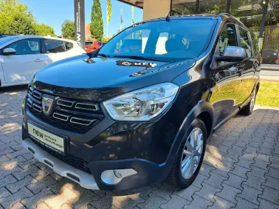Gebraucht Dacia Lodgy Stepway 131 PS (96 kW) 2021 Schwarz Van / Kleinbus