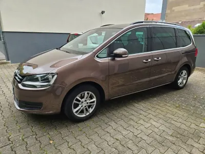 Gebraucht VW Sharan Comfortline 140 PS (102 kW) 2011 Braun Van / Kleinbus