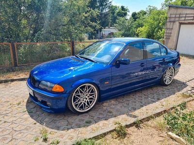 BMW 323