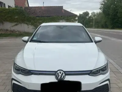 Second-hand VW Golf VIII GTE 245 CP (180 kW) 2022 Alb Berlinǎ