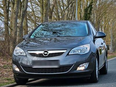 Second-hand Opel Astra 100 CP (73 kW) 2011 Andere farben Hatchback