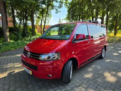 Gebraucht VW Multivan 140 PS (102 kW) 2014 Rot Van / Kleinbus