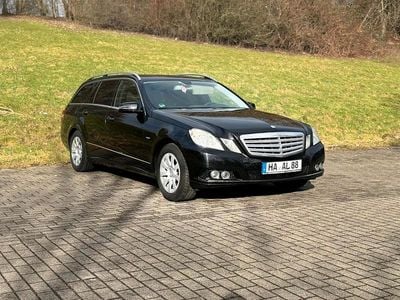 Schwarz Gebraucht 2010 Mercedes E200 Kombi | 8.800 € (Guter Preis)
