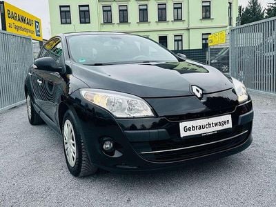 Gebraucht Renault Mégane III Luxe 140 PS (102 kW) 2011 Sternenschwarz Kleinwagen