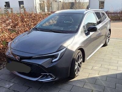 Second-hand Toyota Corolla Lounge 152 CP (111 kW) 2025 Gri Break