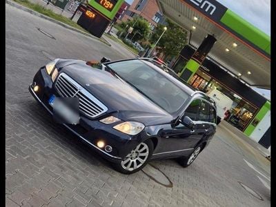 Gebraucht Mercedes E220 177 PS (130 kW) 2011 Blau Kombi