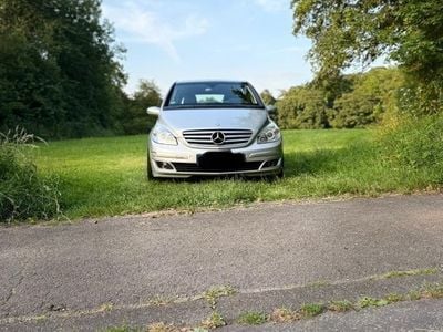Mercedes B200