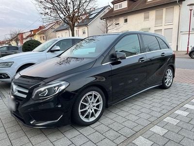 Gebraucht Mercedes B200 AMG line 136 PS (100 kW) 2015 Van / Kleinbus