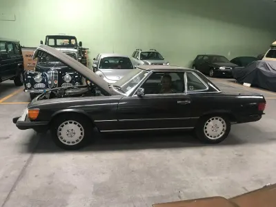 Używany Mercedes 560 231 KM (169 kW) 1987 Czarny Kabriolet