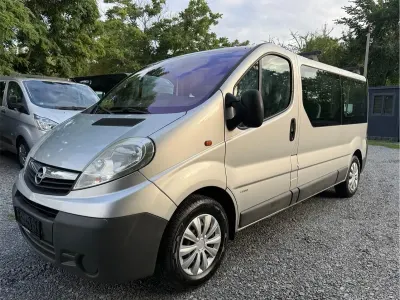 Gebraucht Opel Vivaro 114 PS (83 kW) 2012 Silber Van / Kleinbus