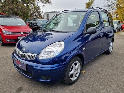 Blau Gebraucht 2004 Toyota Yaris Verso Van / Kleinbus | 5.800 € (Teuer)